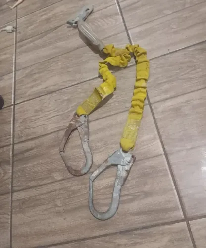 Cinto de segurança estilo paraquedista 