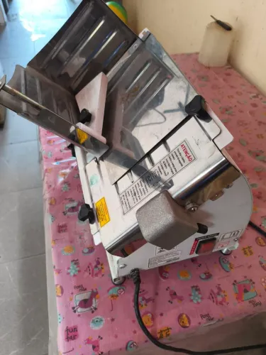 Vende-se fatiador de frios bermar
