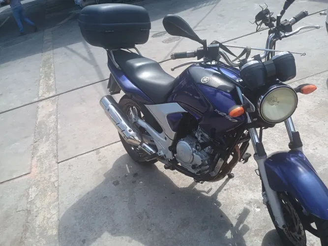 Fazer 250 impecável. Baixa quilometragem!