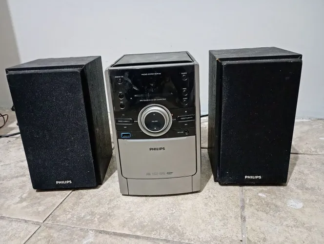 3 Rádio de som+ tela de computador