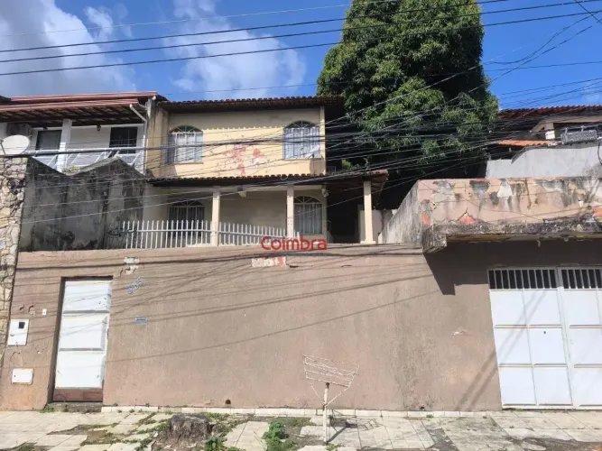 Casa duplex no bairro Grã Duquesa