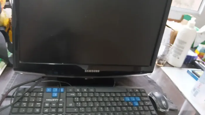 Notebooks e impressora mais monitor