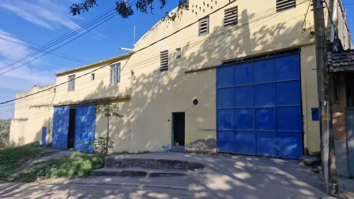 Alugo galpão