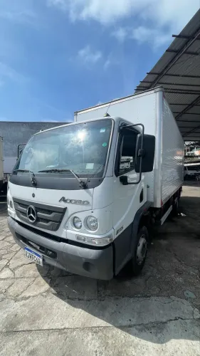 MB Accelo 815 Bau 6,20 ano 2023 completo