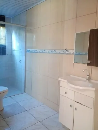 Aluga-se casa-bairro Pirabeiraba centro 