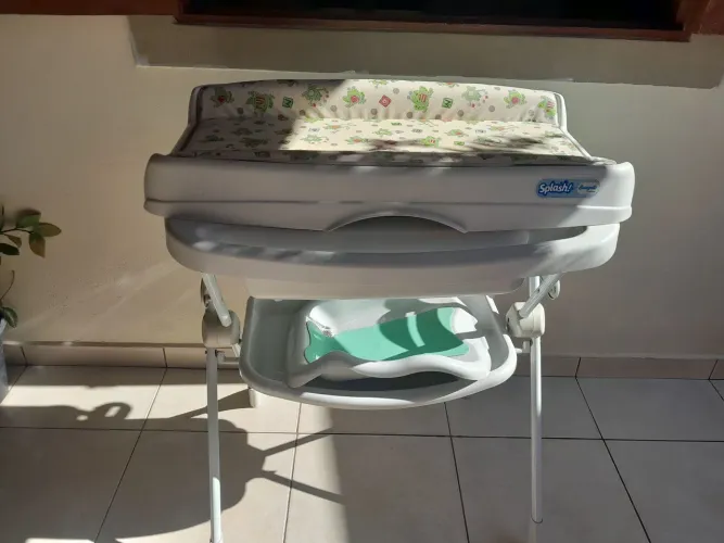 trocador de bebê seminovo