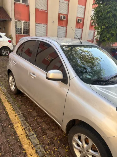 Nissan March SV 1.0 12V Flex 5P 2015