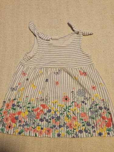 Vestido H&M 4 a 6 meses