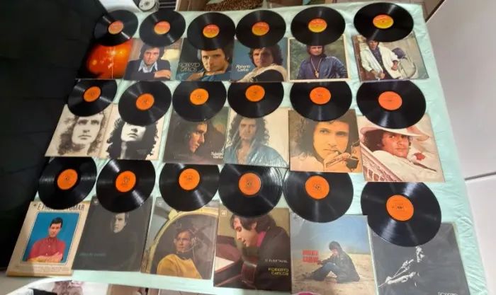 Coleção Roberto Carlos 25 vinil, de 1966 a 1992,além de 11 CDs, originais, otimo estado