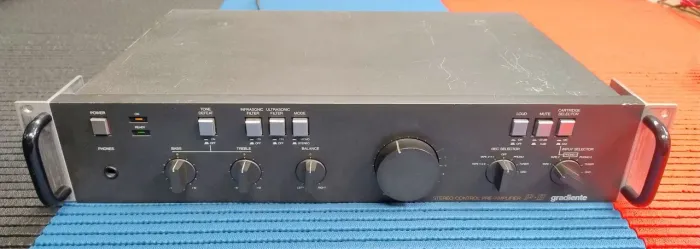 PRÉ-AMPLIFICADOR GRADIENTE ESOTECH P-II - VINTAGE