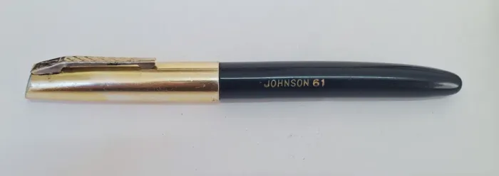 Caneta Tinteiro Johnson 61 - Ponta Semi-oculta, Corpo Azul e Tampa Dourada - Década 50/60