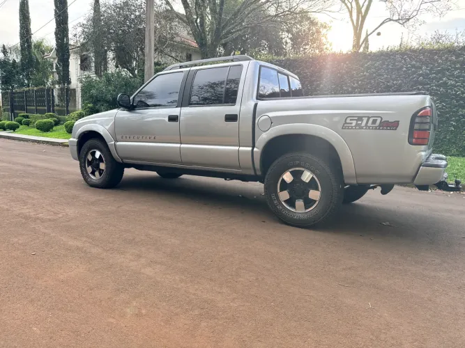 Chevrolet S10 Pick-up Exec. 2.8 4X4 CD TB Int.dies 2010
