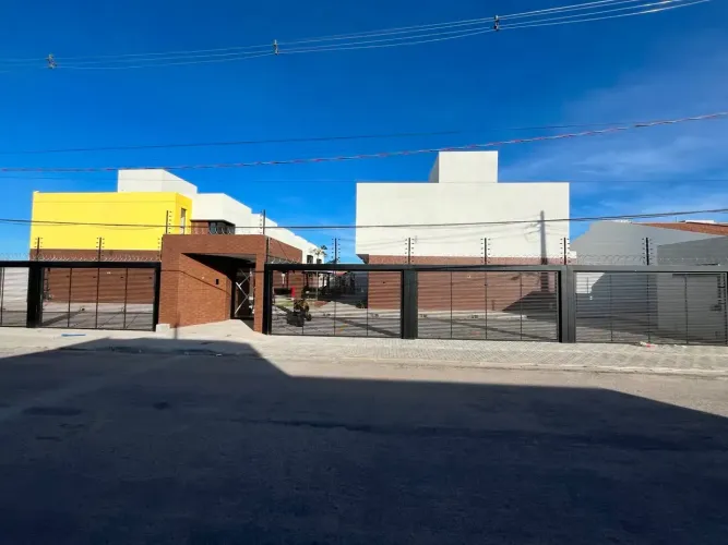 Casa Medio Padrao Duplex No Bairro Dom Avelar
