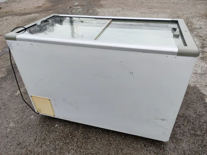 OPORTUNIDADE! Freezer Fricon semi-novo