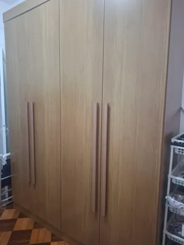 Guarda-Roupa 4 Portas 3 Gavetas sem Pés