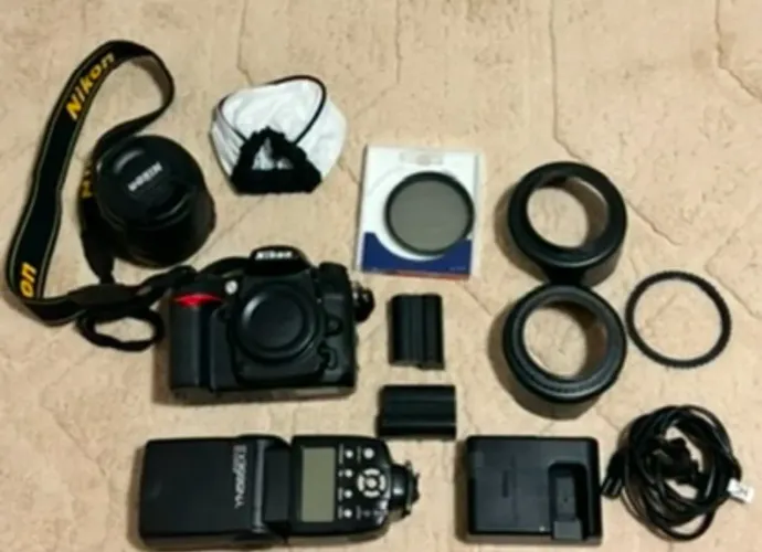 MÁQUINA FOTOGRÁFICA NIKON D7000 c acessórios 