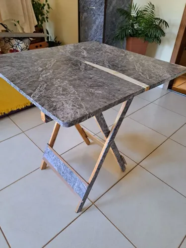 Mesa de MADEIRA