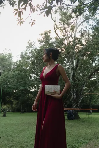 VENDE-SE VESTIDO DE FESTA, NA COR VINHO!