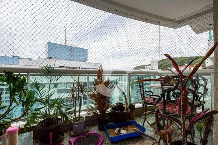 Cobertura com 3 dormitórios à venda, 200 m² por R$ 1.850.000,00 - Icaraí - Niterói/RJ