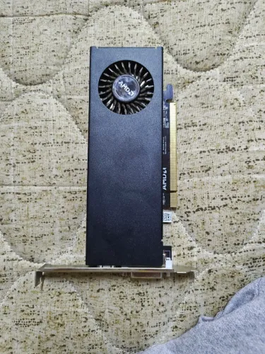 Placa de Vídeo AMD Radeon RX 550 2GB GDDR5 Low Profile (Semi-nova)