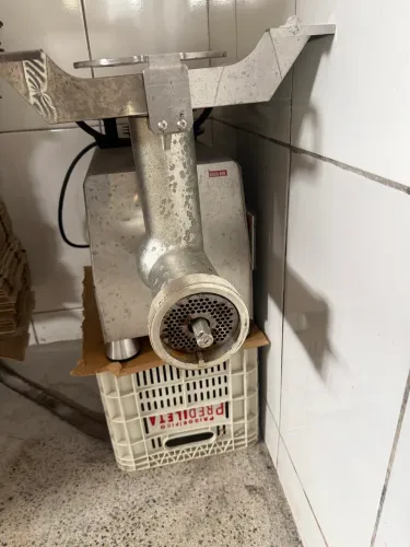 Moedor de carne B98 nunca usado.