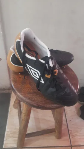CHUTEIRA UMBRO ORIGINAL DIRETO DA ITÁLIA