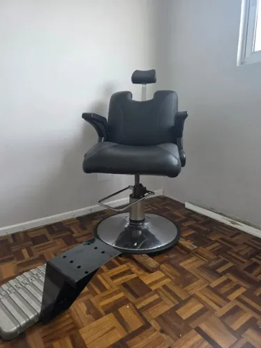 CADEIRA DE BARBEIRO PROFISSIONAL