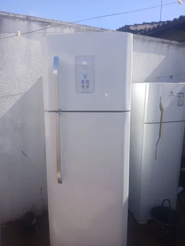 Vende geladeira Electrolux 459 litros top linda super conservada..