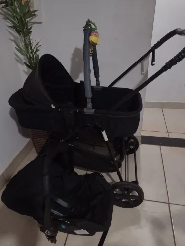 Carrinho moisés+ bebê conforto