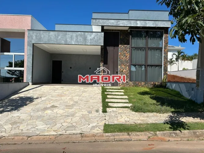 Casa à venda no Condomínio Flor da Serra em Valinhos