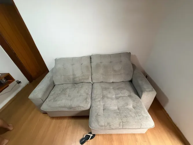 Sofá 3 Lugares Confortável (Precisa de Lavagem)