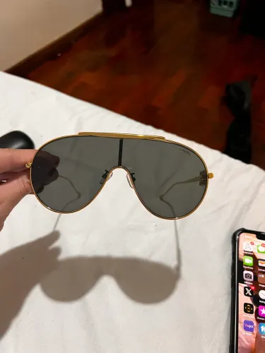 Óculos Loewe LW40107U