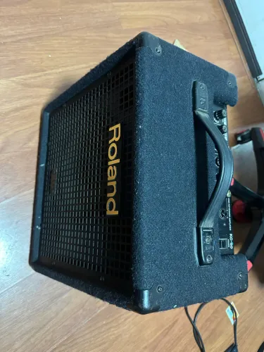Roland Kc 60