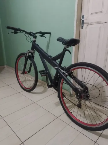 Bicicleta de alumínio
