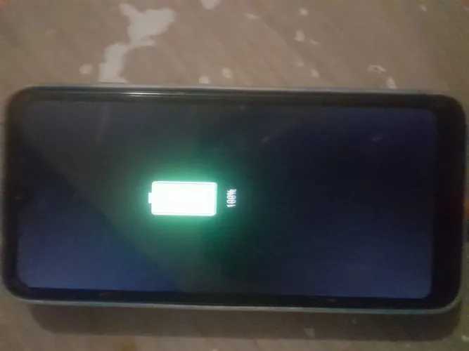 Celular com defeito 