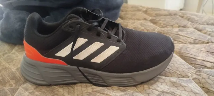 Tênis Adidas edição