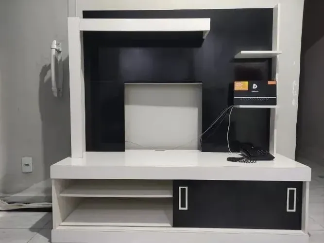 Rack para tv até 42'' podendo ser usada para 50''