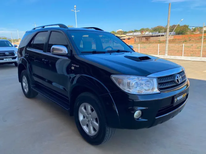 Toyota Hilux SW4 SRV D4-d 4X4 3.0 TDI Dies. AUT 2011