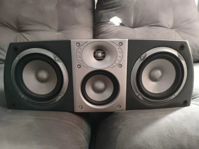 Caixas JBL