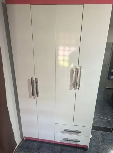 Guarda roupa solteiro sem uso 