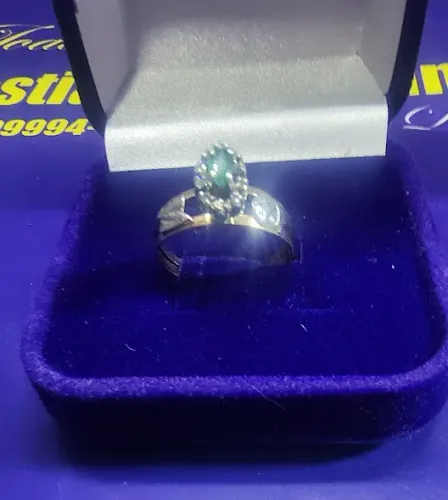 Anel Formatura Aro Ouro 18 Kilates Cabeça Prata Pedras Zircônias  Peso 1.90 Gramas        