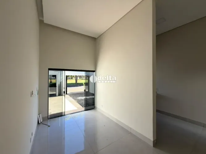 Casa com 3 quartos sendo 1 suíte disponível para venda no bairro Laranjeiras em Uberlândia