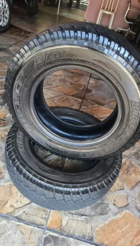 4 pneus aro 15 em otimo estado Bridgestone 