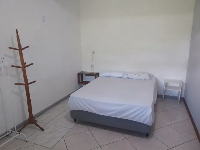 Aluguel Quarto Anual Frente Mar, Sul da Ilha