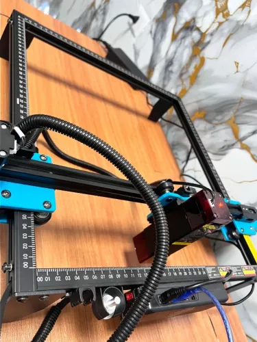 MÁQUINA DE GRAVAÇÃO E CORTE À LASER TTS 10 PRO E EIXO ROTATIVO