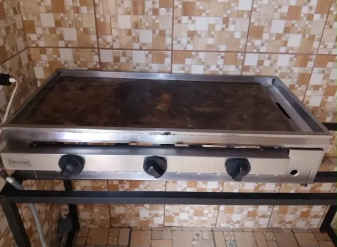 CHAPA DE LANCHE GRANDE COM 3 ACENDEDORES