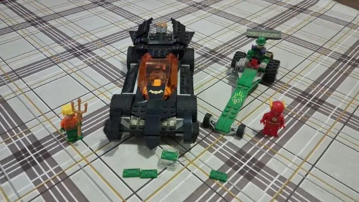 LEGO Batman / Super-Heróis com Batmóvel, minifiguras e acessórios