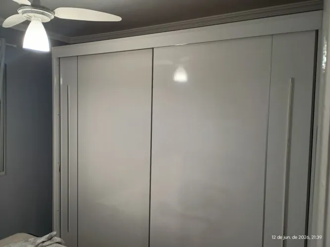 Guarda roupa 2,40 porta de correr