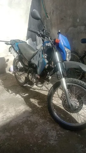 Moto toda boa bateu pego