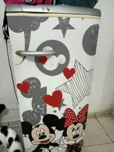 Vende se geladeira funcionando perfeitamente